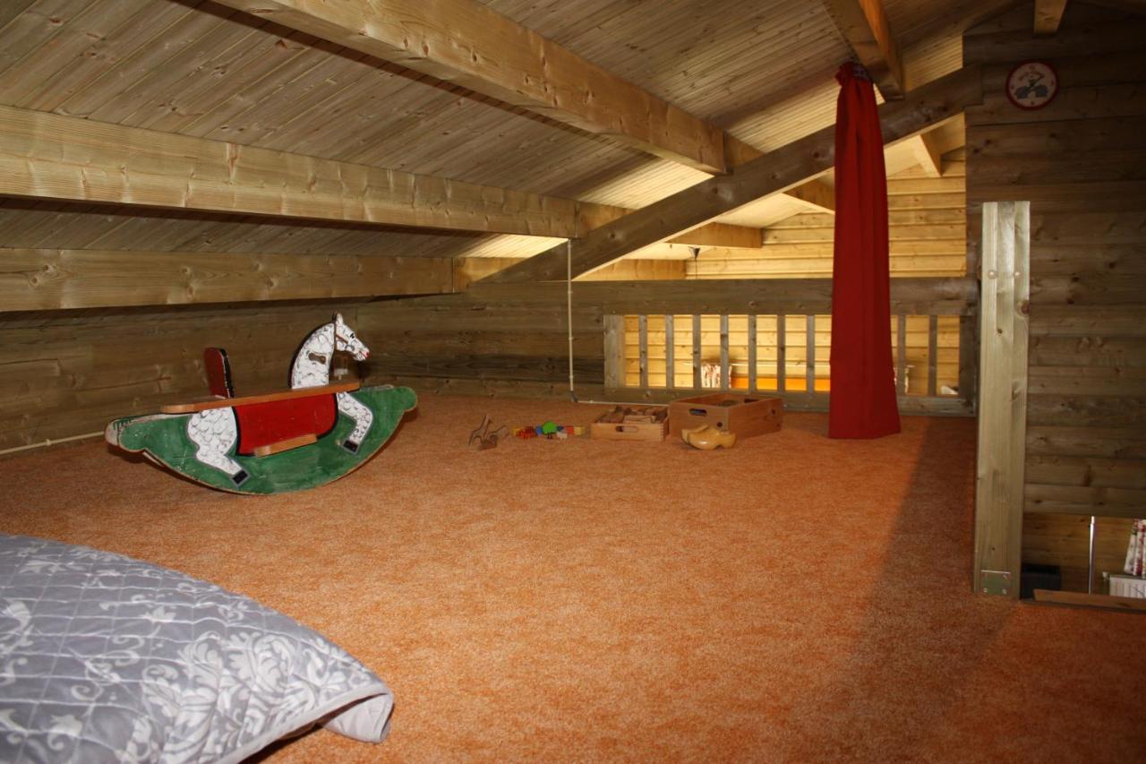 Villa Emilia - Gemuetliches Kinderfreundliches Blockhaus Mit Umzaeuntem Garten Sint Annaland Zewnętrze zdjęcie